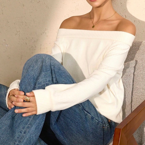 Solid Off shoulder Loose Fit Long sleeve Top - Picture 2 of 10